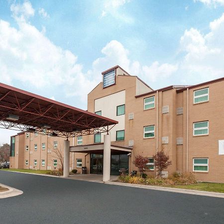 Travelodge By Wyndham Romulus Detroit Airport Kültér fotó