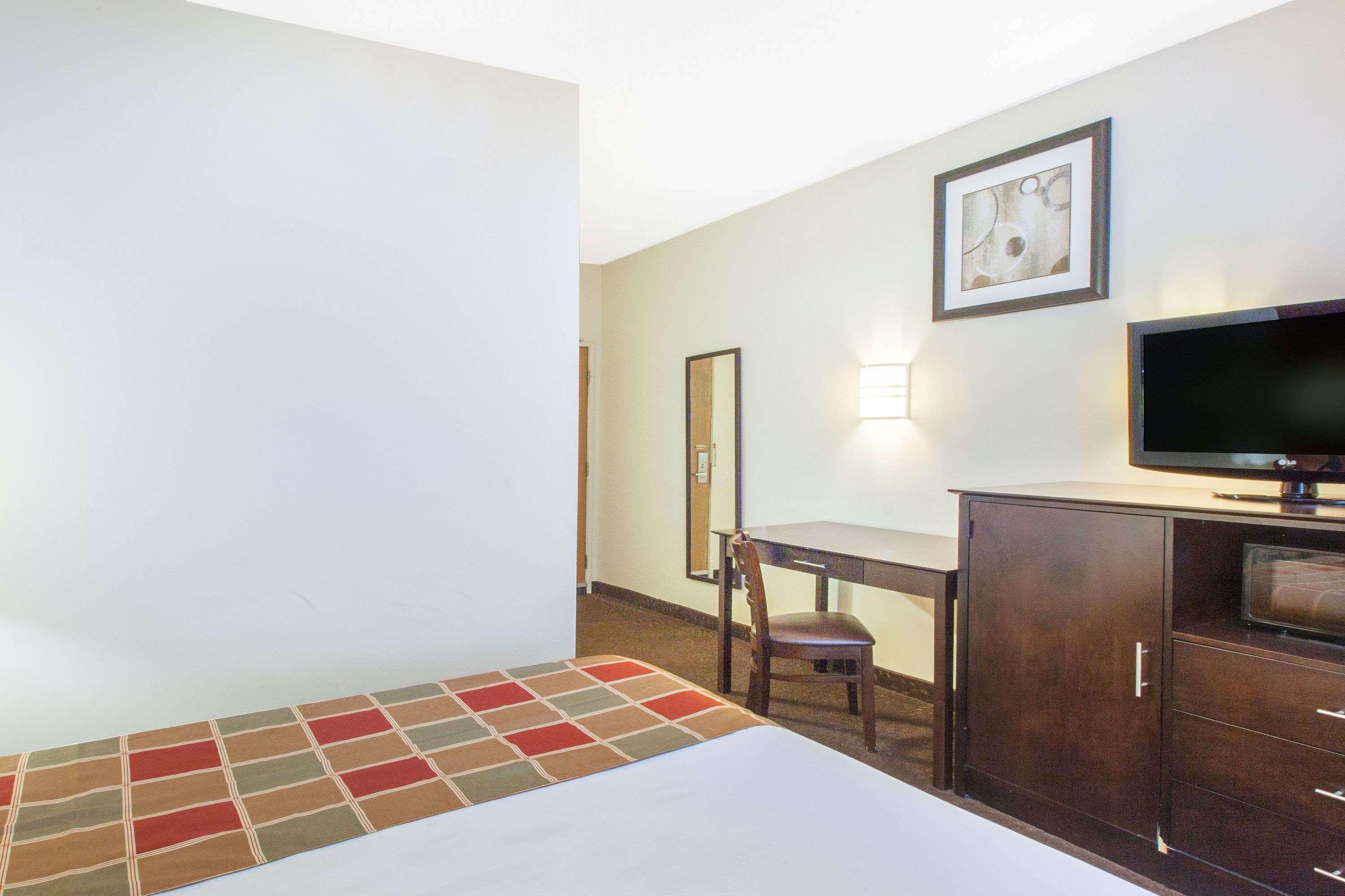 Travelodge By Wyndham Romulus Detroit Airport Kültér fotó